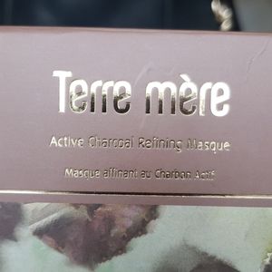 COPY - Terre mere Active Charcoal Masque